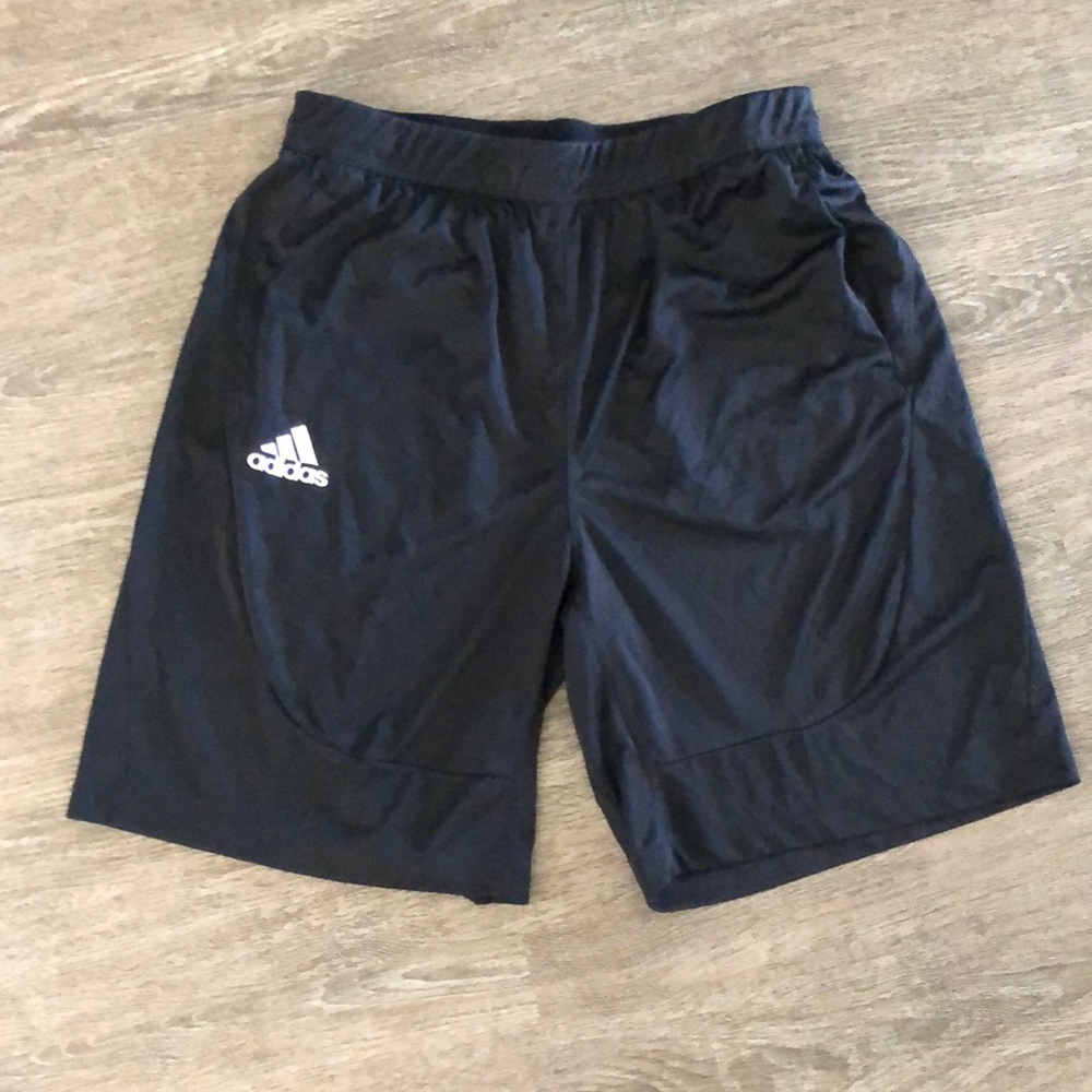 Mens adidas shorts. Size M.